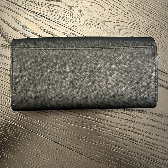 Kate Spade large wallet - Picture 2 of 4